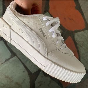 USED - Puma Carina 2.0 Sneaker - Women's size 7